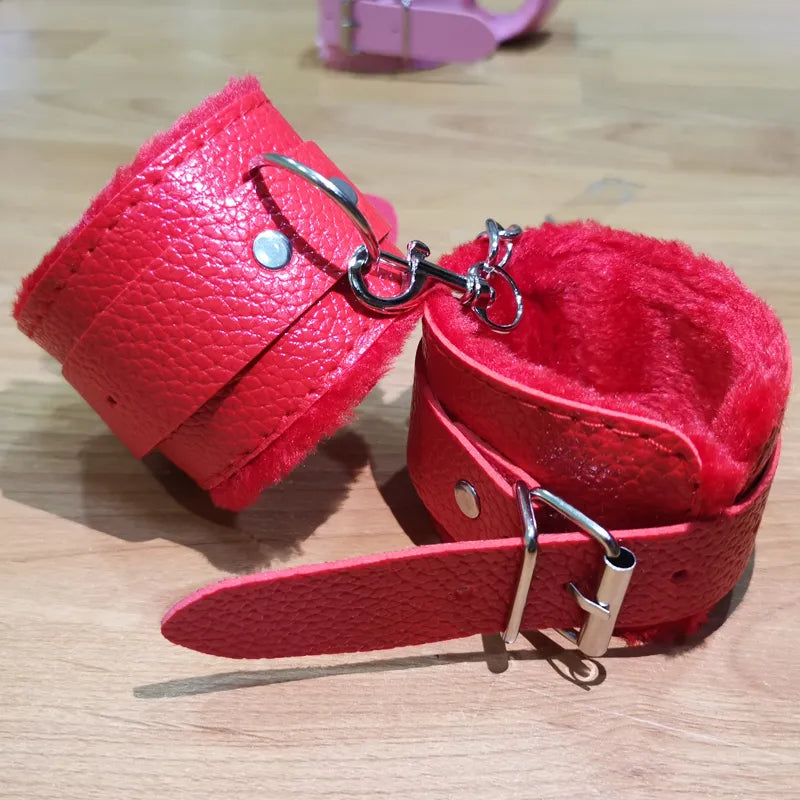 Menottes cuir et fourrure poignet ou cheville