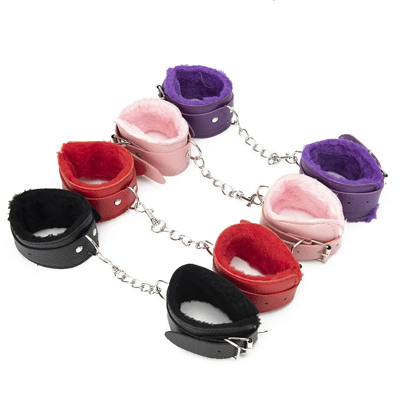 Menottes cuir et fourrure poignet ou cheville